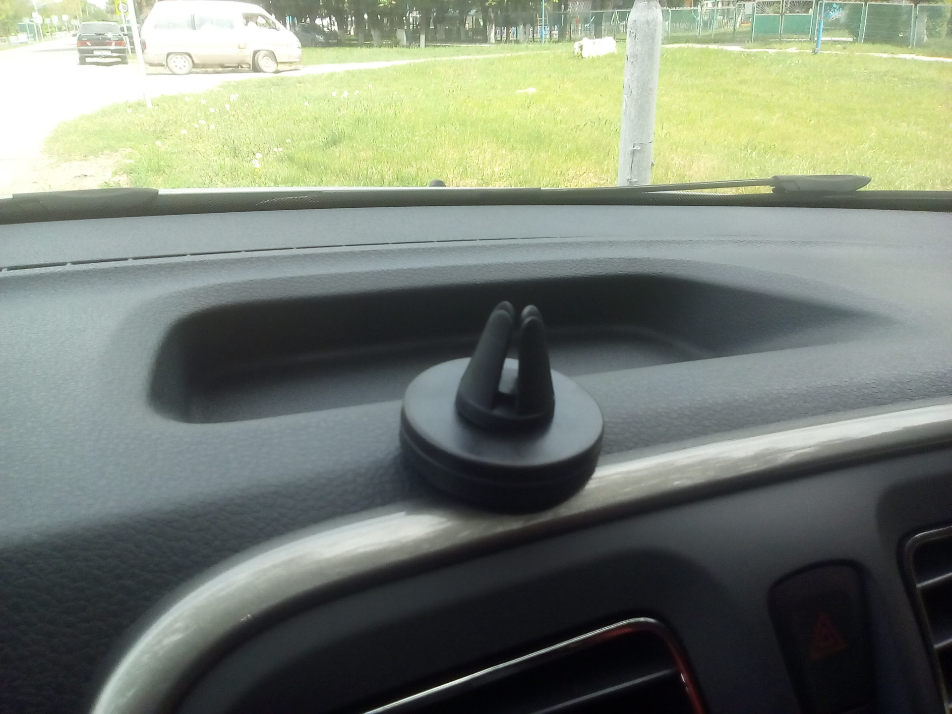 держатель для телефона логан. держатель рено логан 1. держатель для телефона в renault logan. держатель для телефона логан. держатель для телефона в рено логан 1.