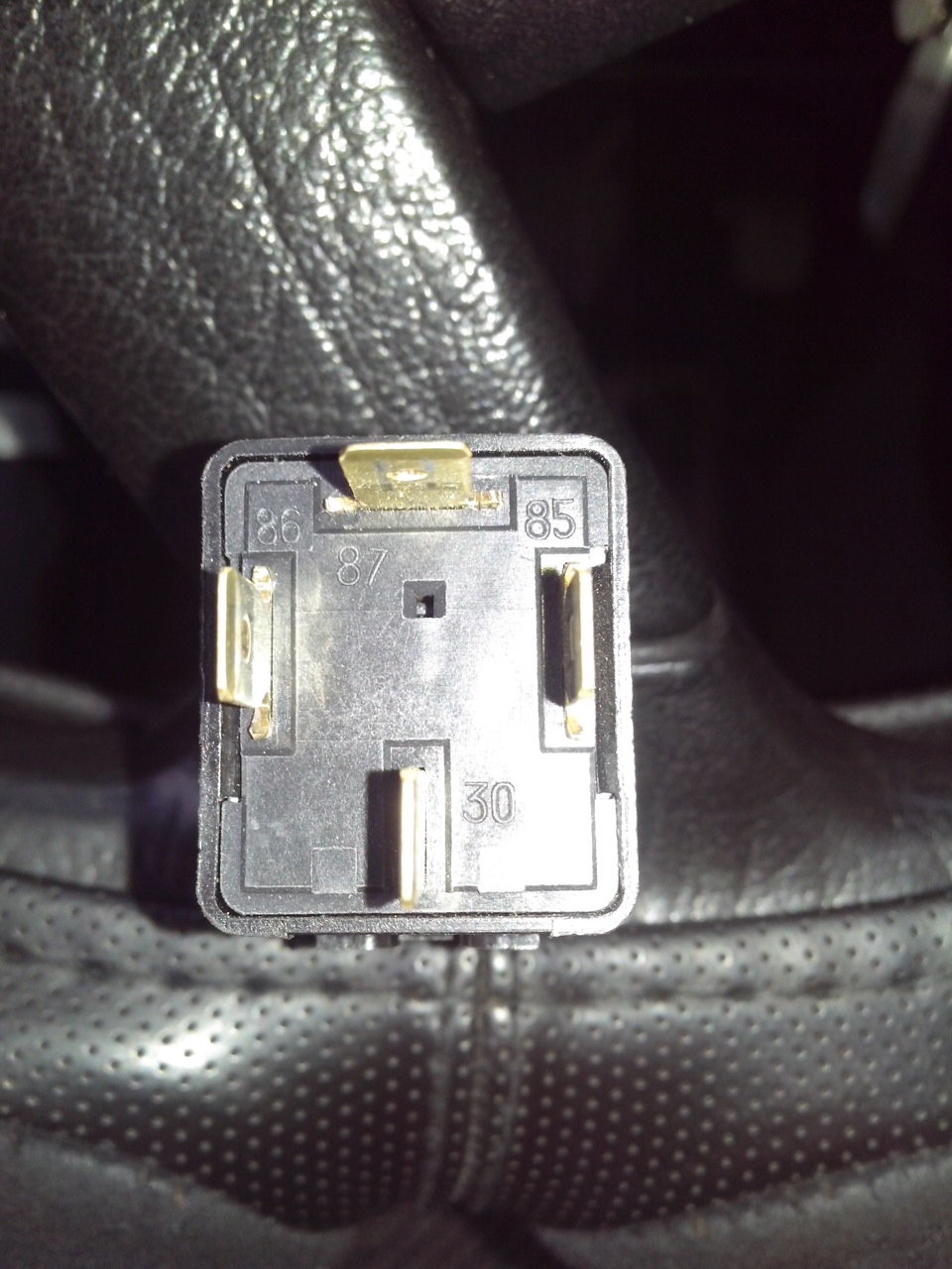 Разгрузочное реле или как мы сделали свет фар ярче. — Volkswagen Passat ...