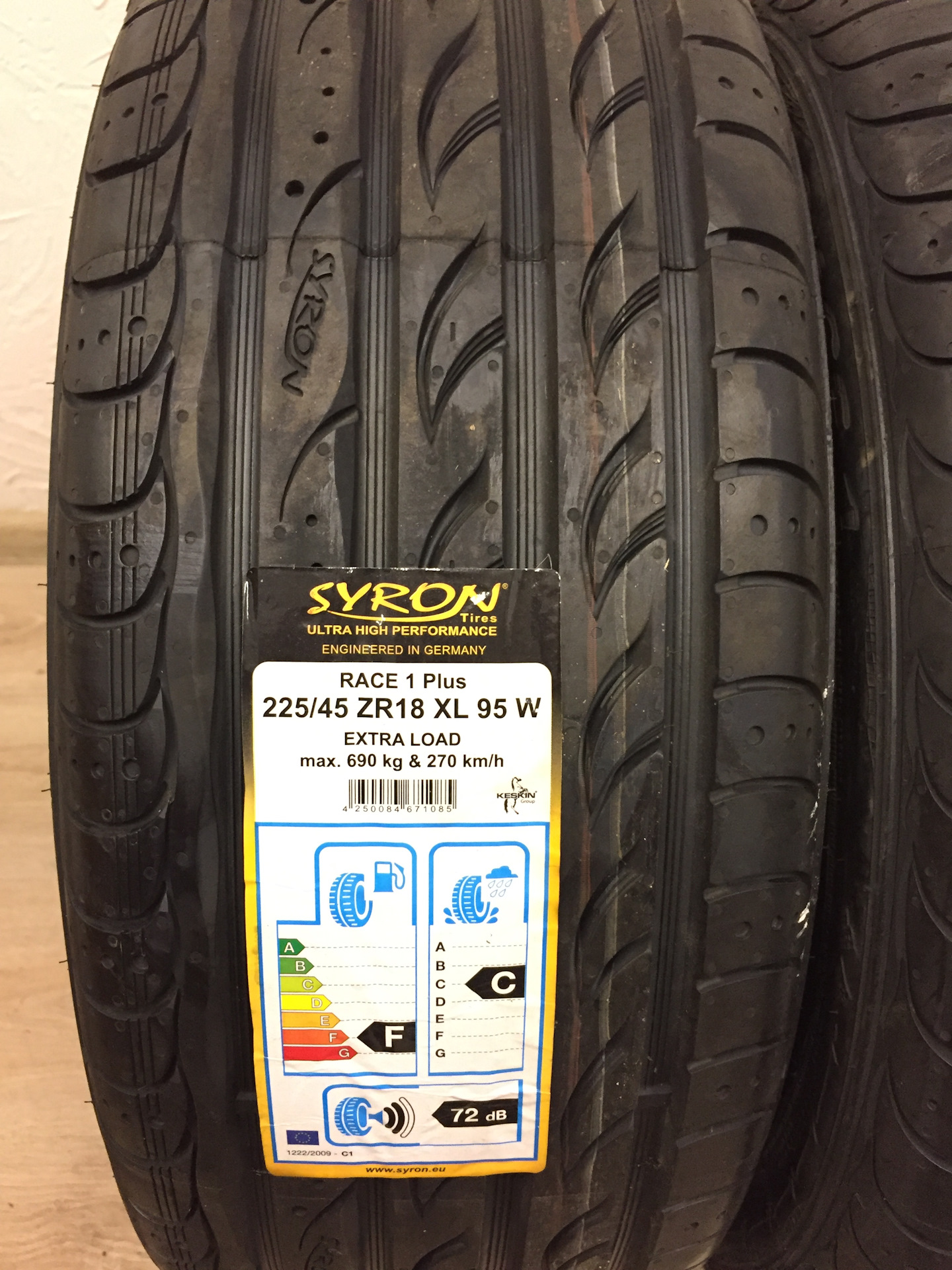 Syron. Кумхо экста ps31. Сайрон. Шины kumho ecsta. 235/40zr18.