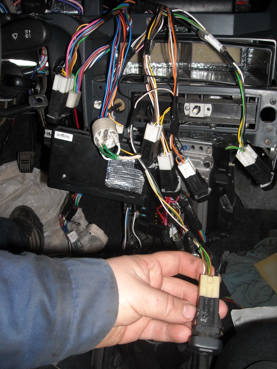 Евро аварийка ваз 2114 с реле HLS-4453(18F)-4, DC12V, 4 группы на проводку от ни