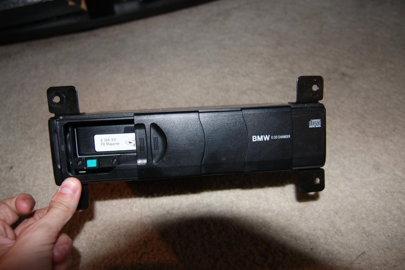 Cd чейнджер vw t5. Штатный чейнджер. Штатный чейнджер. Штатный чейнджер. Сд чейнджер.