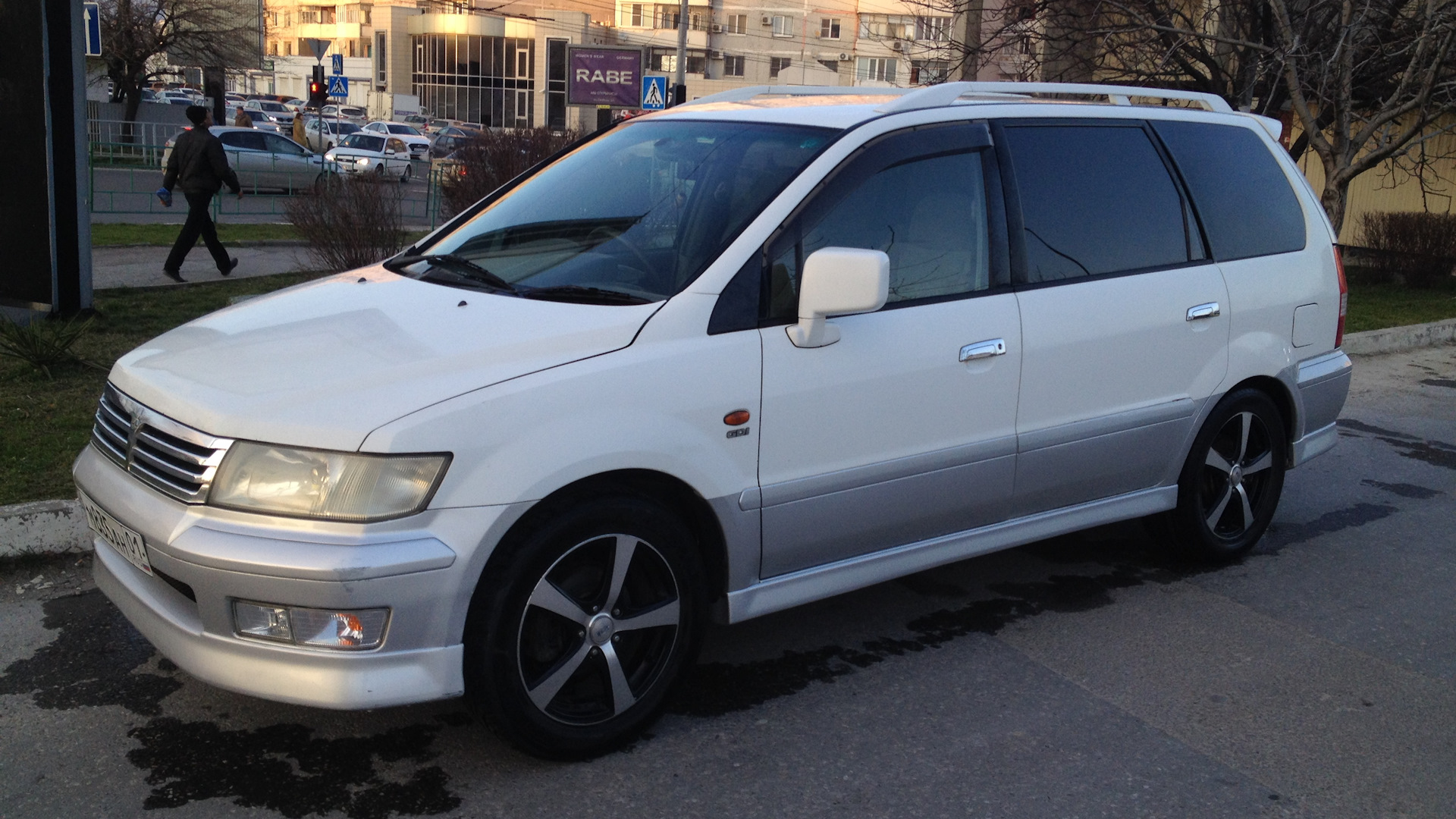 Митсубиси шариот грандис 1999. Мицубиси Chariot grandi 1999. Mitsubishi Chariot MX Full time 2.5. Chariot Grandis r18.