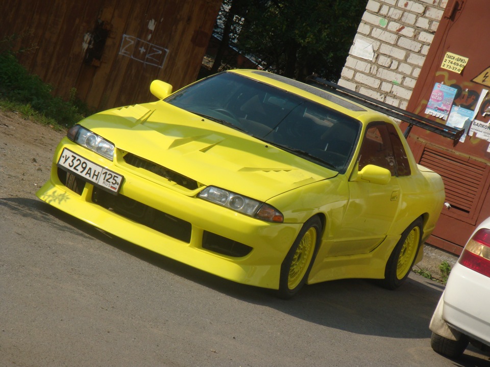 Nissan Skyline r32 Р¶РµР»С‚С‹Р№