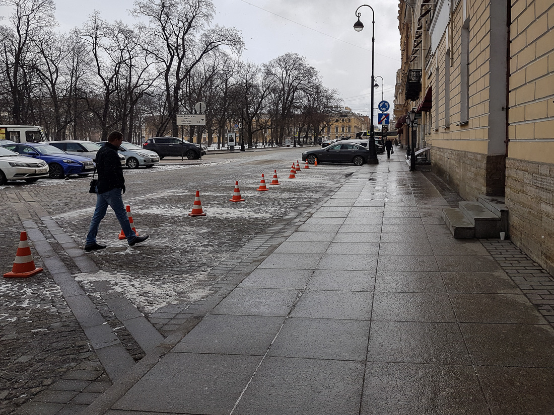 Парковка в центре спб. Парковка в центре Питера. Проблемы парковки в центре Санкт-Петербурга. Забитые парковки в центре СПБ. Как захватывали Петербург.