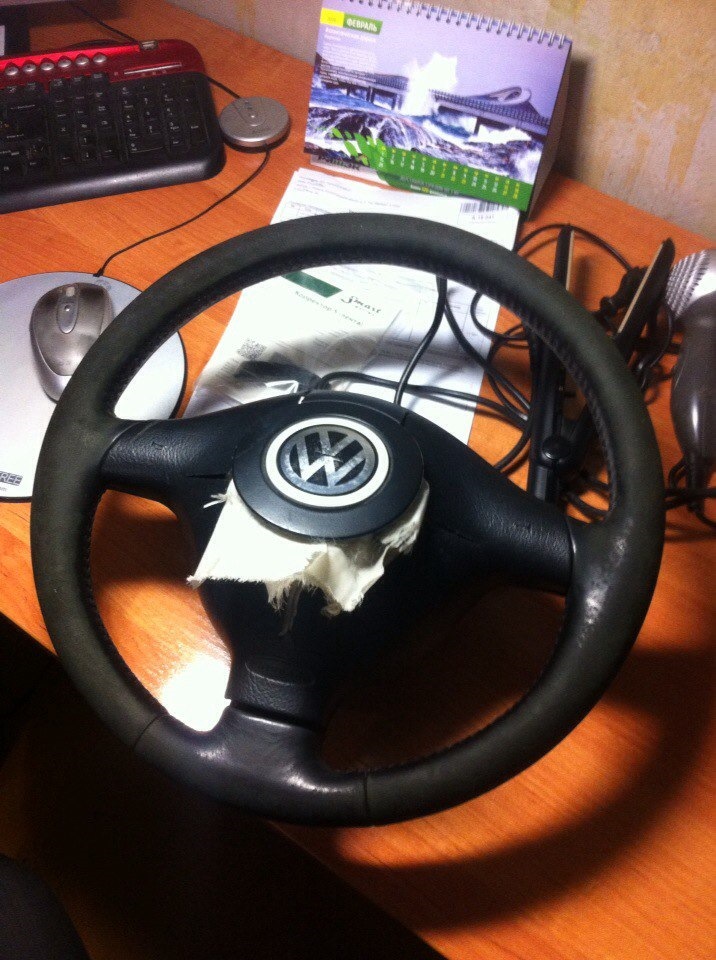 Руль три спицы, кожа. Чем покрасить? — Volkswagen Golf Mk4, 1,6 л ...