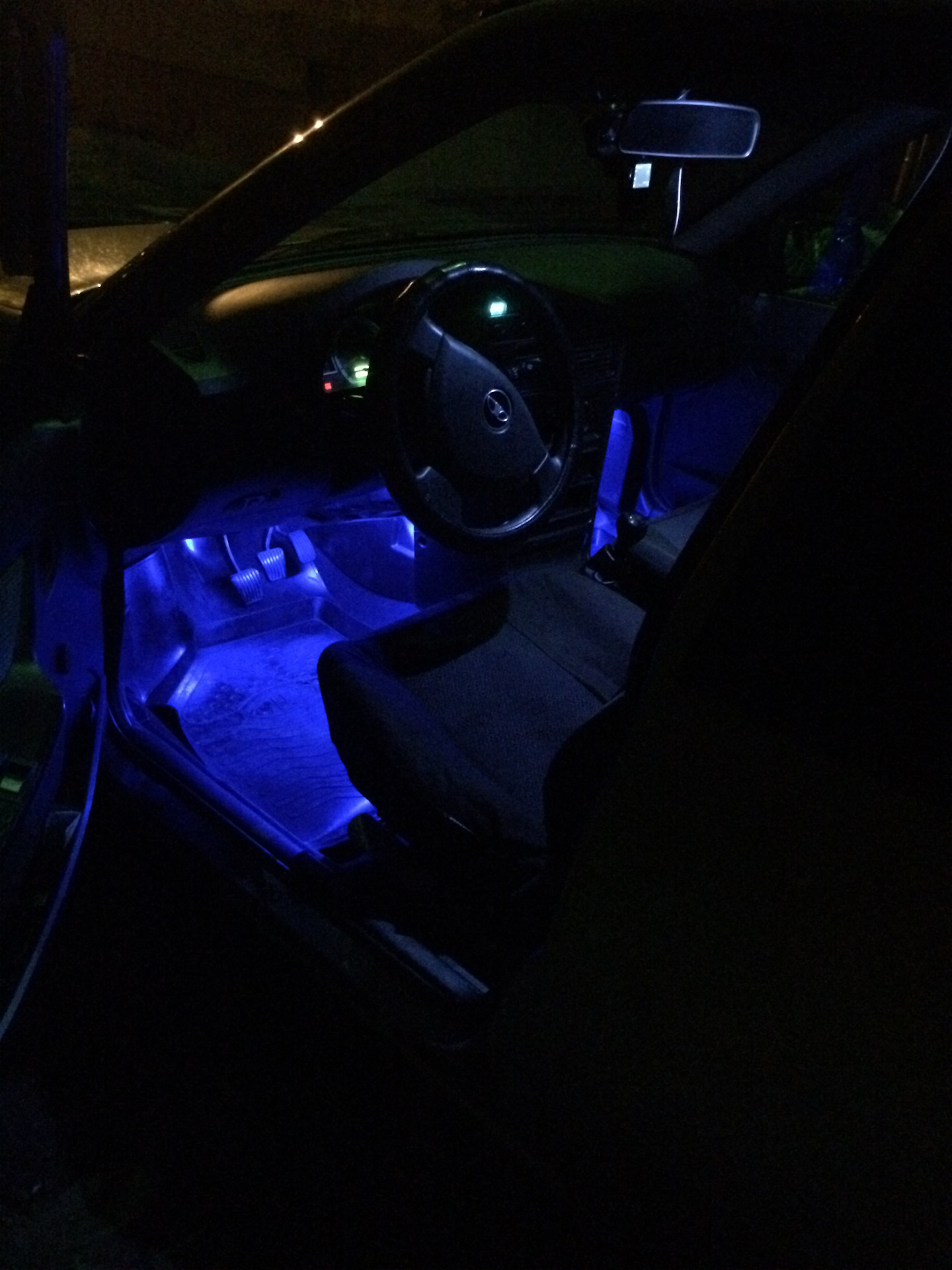 Подсветка ног — Daewoo Nexia (N150), 1,6 л, 2011 года | стайлинг | DRIVE2