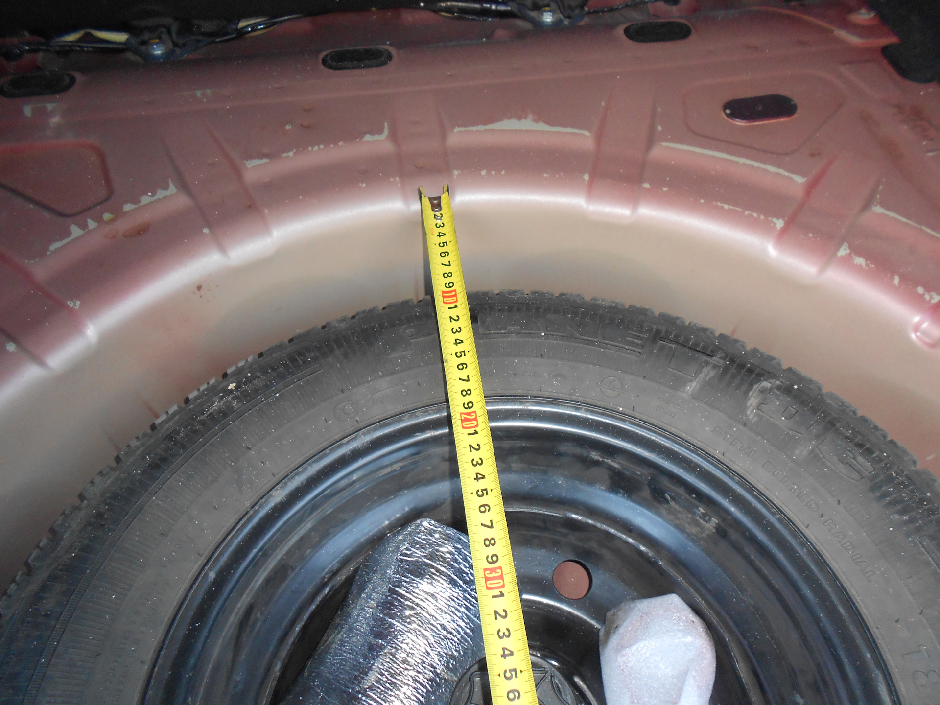 Размер шин рено логан 2. Рено логан шины на 15. Рено логан 1 размер шин. 185/65 r15 рено логан. 195 70 r14 на логан.