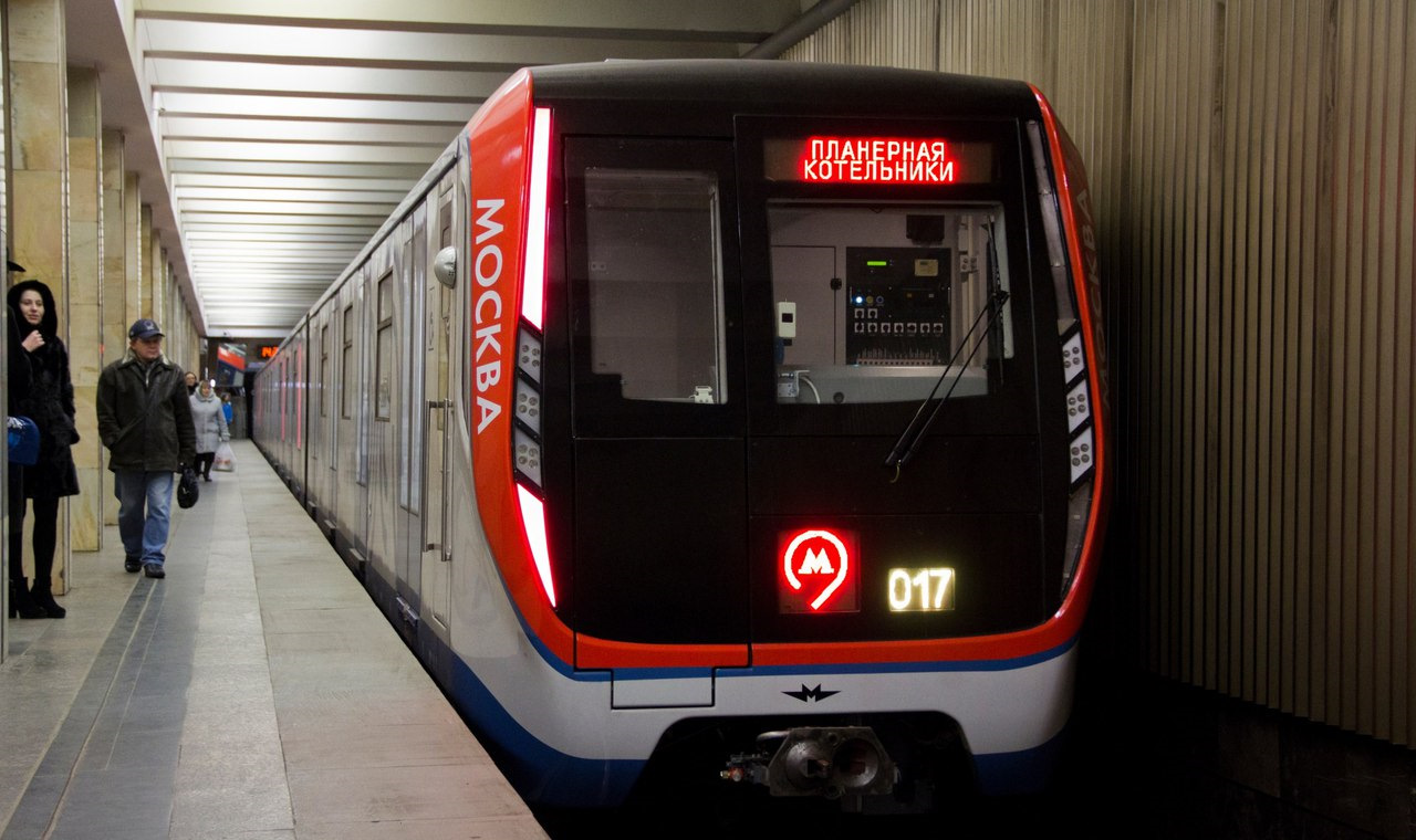 Номера новых поездов. Метро поезд Москва 2023. Вагон метро 81-765 Москва. 81-765 С пантографом. 81-765 Салон.