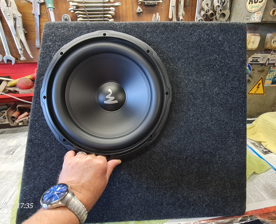 Стелс под 12-й динамик — Lada Vesta SW Cross (1G)