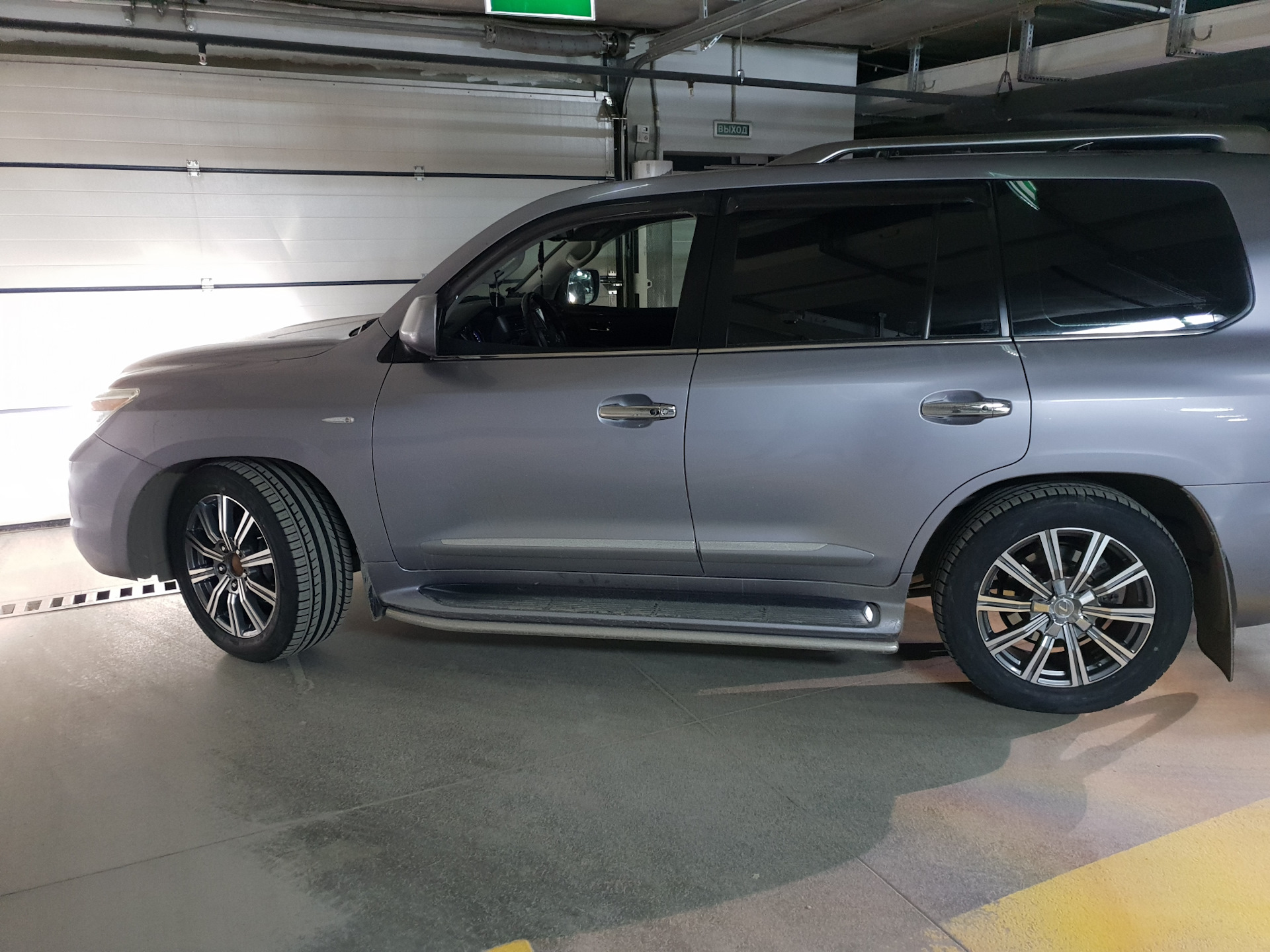 R20 — Lexus LX (URJ200/URJ201), 5,7 л, 2011 года | колёсные диски | DRIVE2