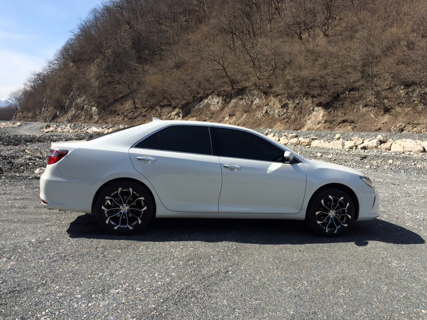 ЛЕТО ДИСКИ САКУРА. — Toyota Camry (XV50), 2,5 л, 2017 года | колёсные ...