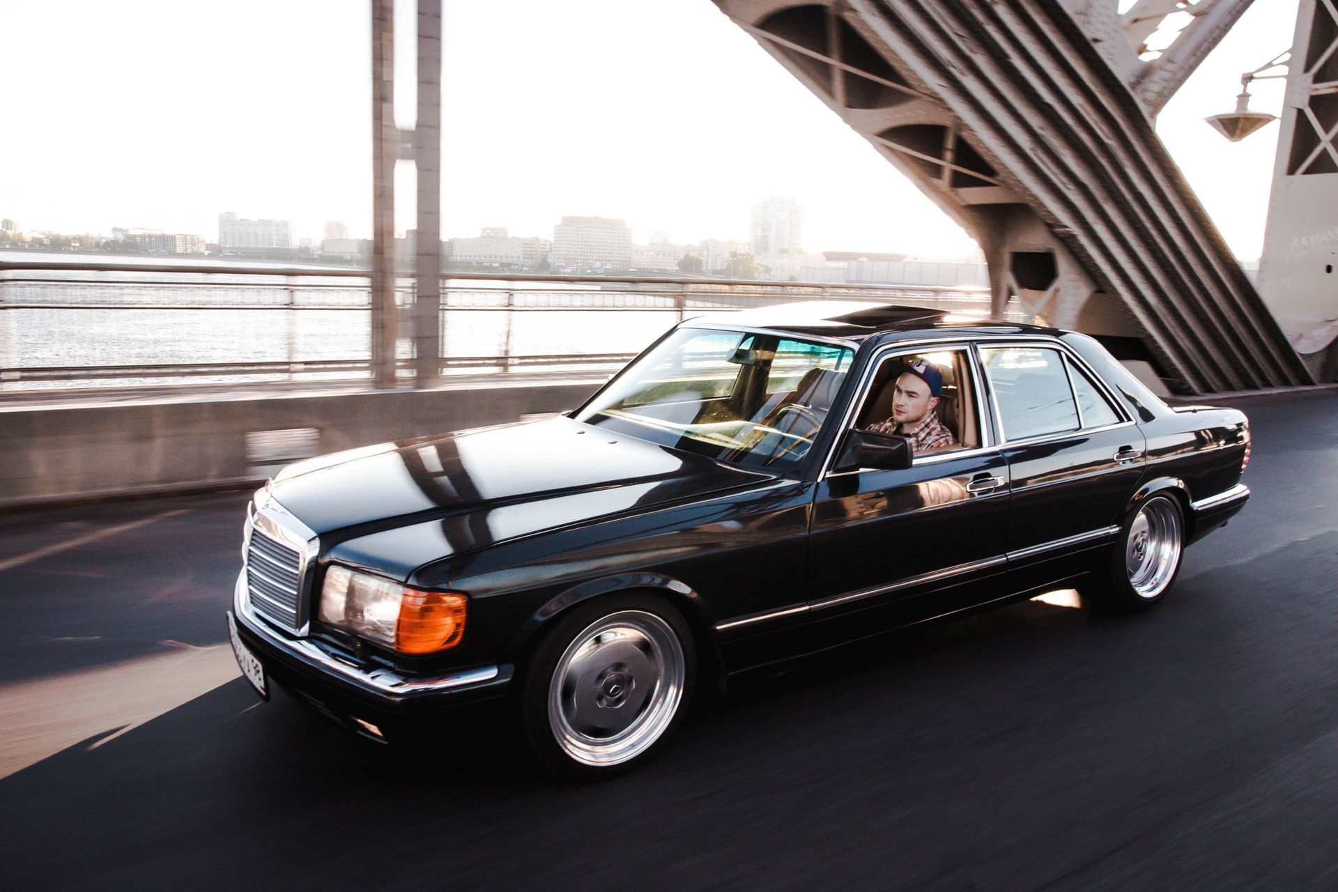 W126 mercedes фото