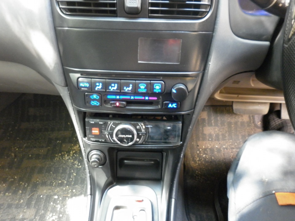 Подсветил пол в бардачке и перепайка светодиодов в климате — Nissan ...