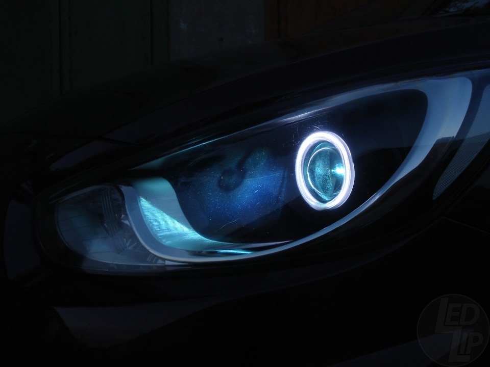 Замена ангельского глазка. Ангельские глазки биксенон Hyundai Solaris 2014. Линзы 3 дюйма ангельские глазки Солярис 1. Линза 2.5 ангельские глазки соляри. Ангельские глазки на Hyundai Solaris 2022.
