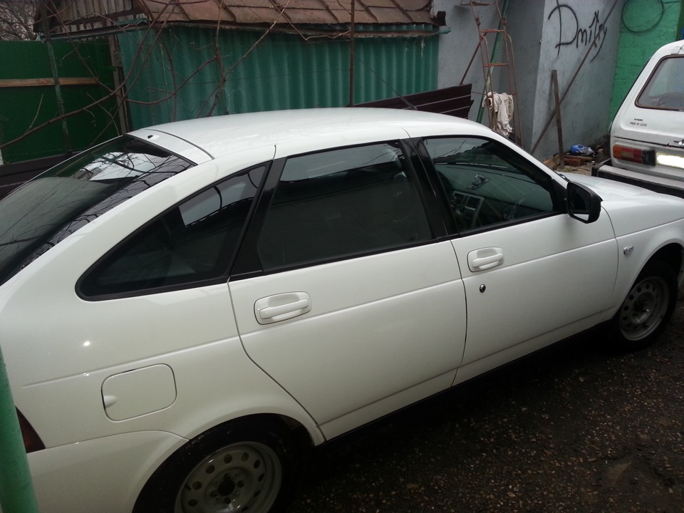 Стойки в чёрный глянец — Lada Приора хэтчбек, 1,6 л, 2013 года ...