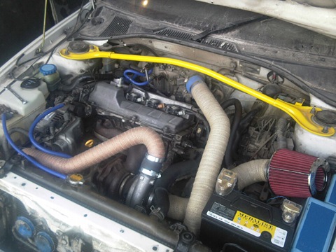 Photo of the engine compartment  - Toyota Caldina 20L 2000