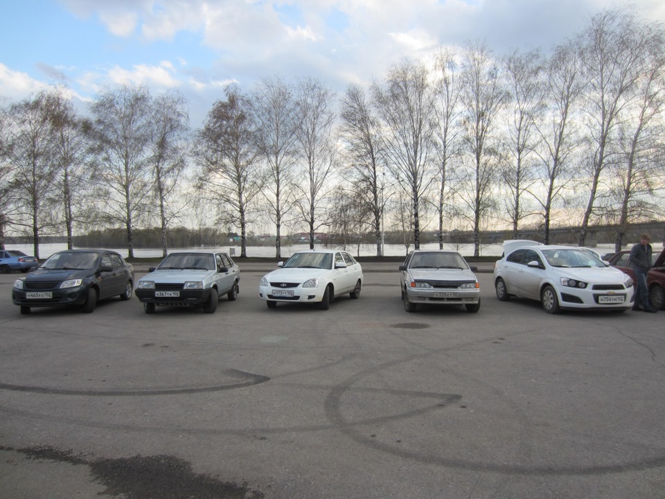 Встреча 1.05.2013 Уфа Монумент часть 1 — Lada Приора хэтчбек, 1,6 л ...