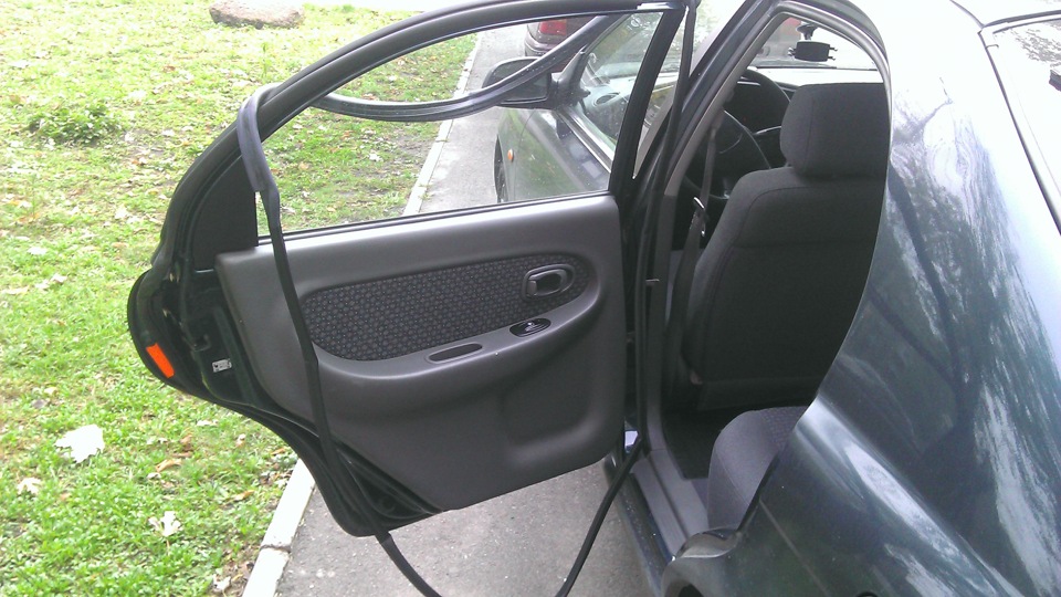 замена уплотнительной резинки на двери — KIA Shuma II, 1,6 л, 2004 года ...