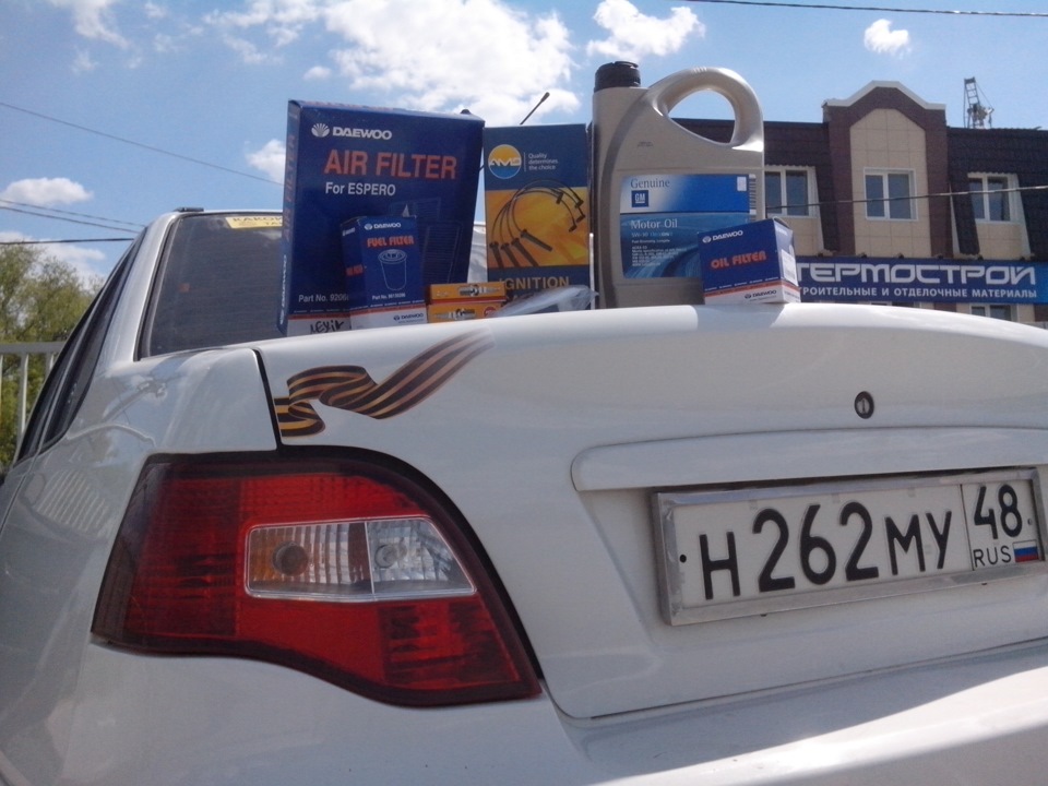 ТО 50т.км, и клеем бронированную пленку за задние фары. смотрите ...