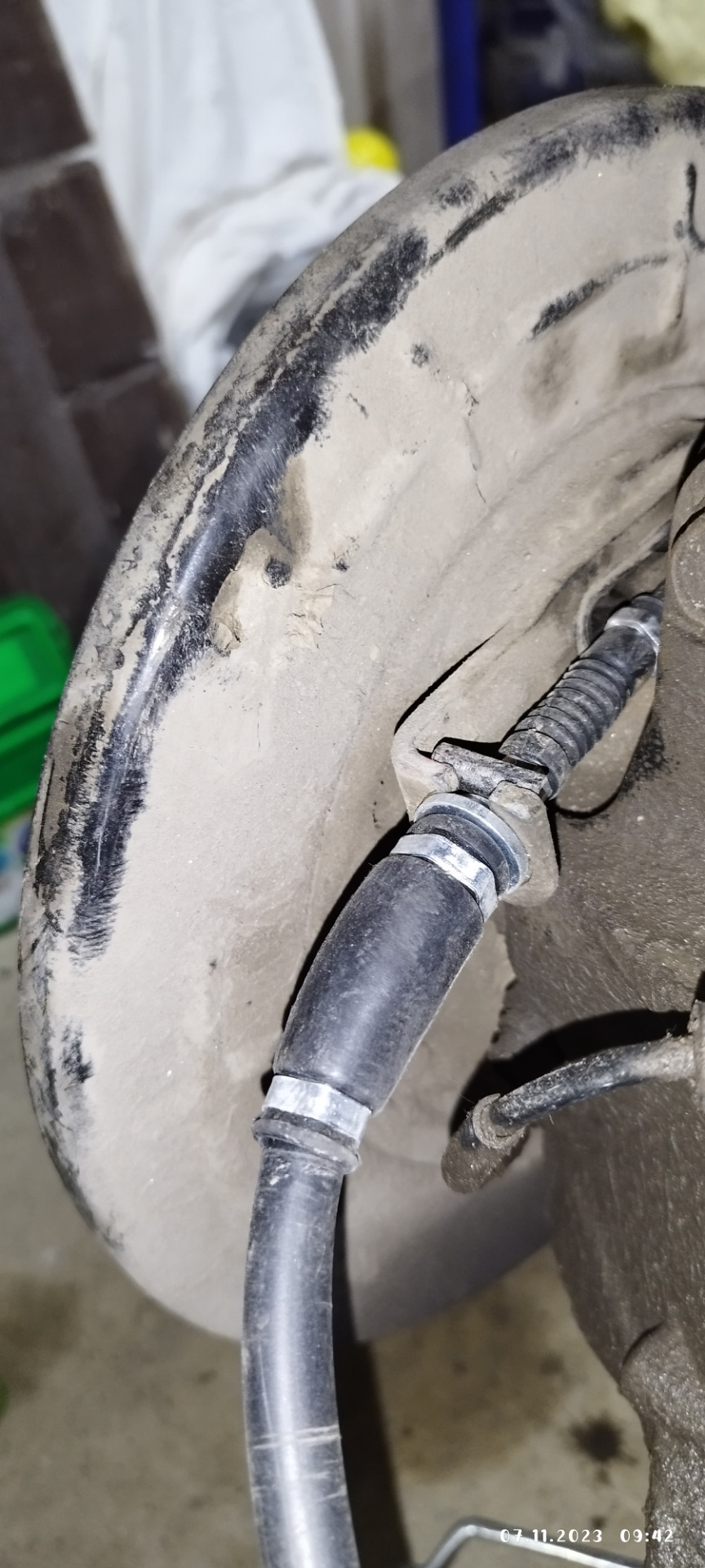 Замена правого тросика ручного тормоза — Hyundai Tucson (TL), 2 л, 2016 ...