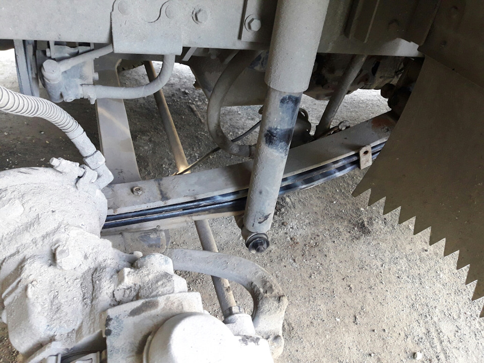 Пневмоподушки тонар. Неисправности листовой рессоры. Неисправности рессор. Износ рессор. Поломка рессор.