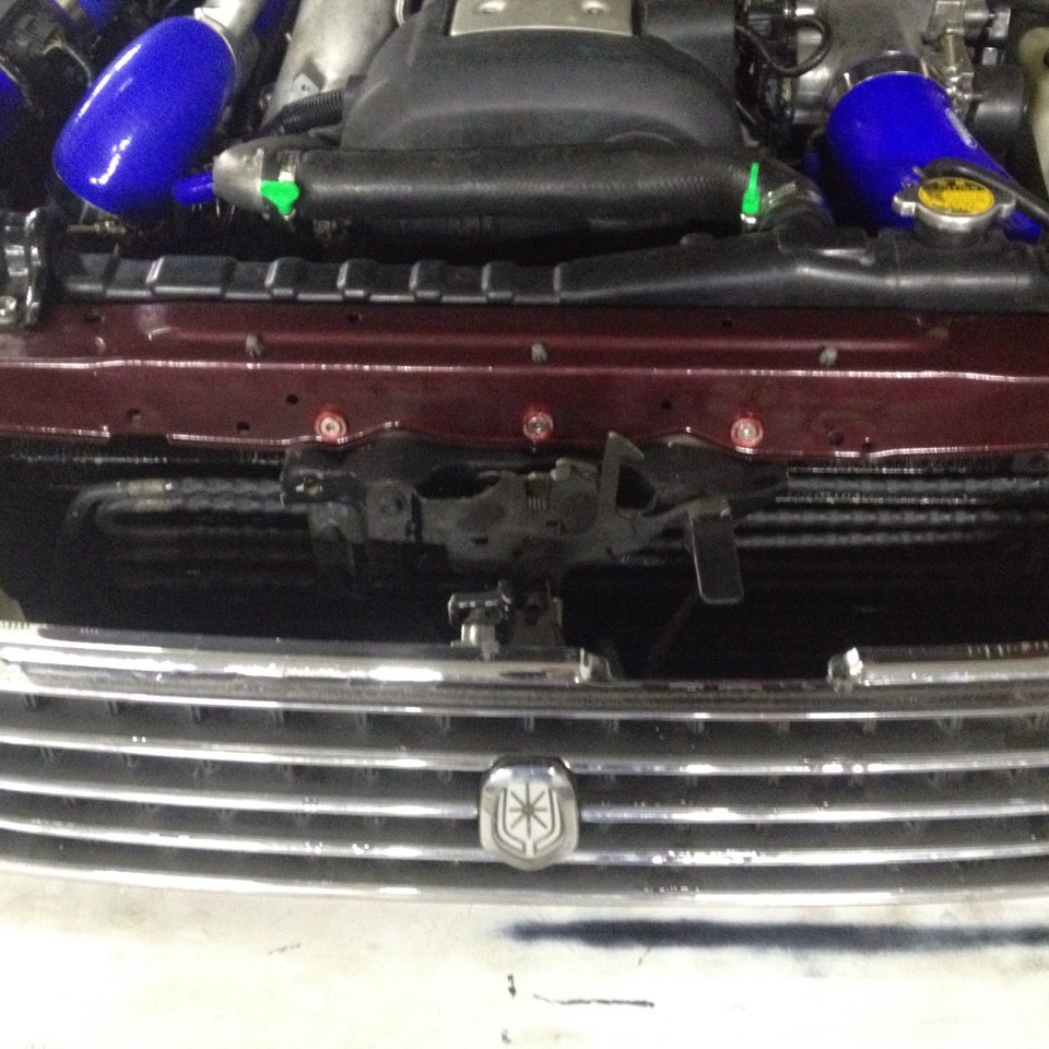 Поставил на акпп радиатор от Газели, т.к на родные штуцеры в радиаторе шланги большеваты) Как временная мера, пойдёт) Вот такие хомуты поставил на патрубок ож, за отсутствием в магазине других))))) Нужно купить силовые) — Toyota Mark II (80)