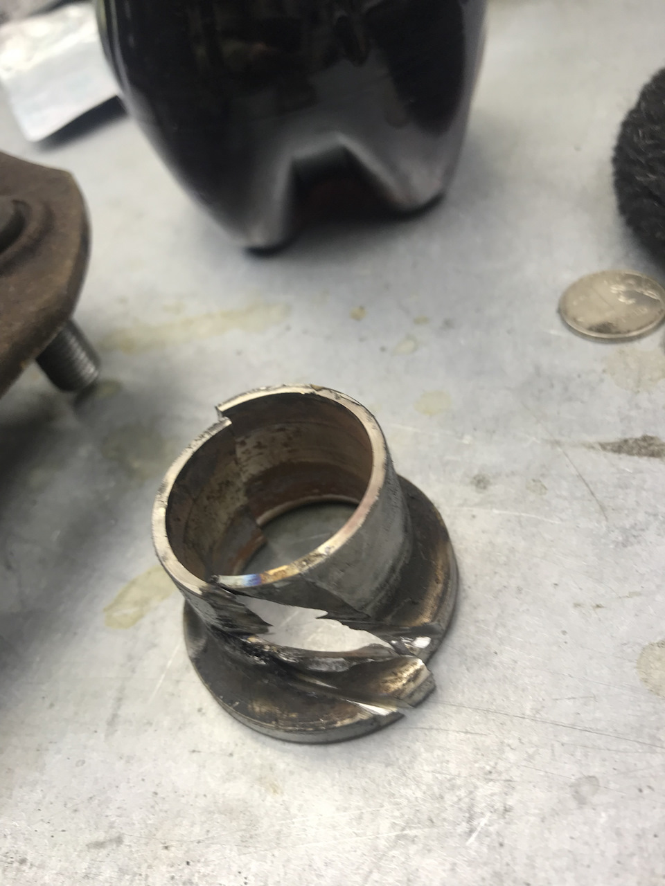 Замена подшипника ступицы, замена выпускного коллектора проточка ...