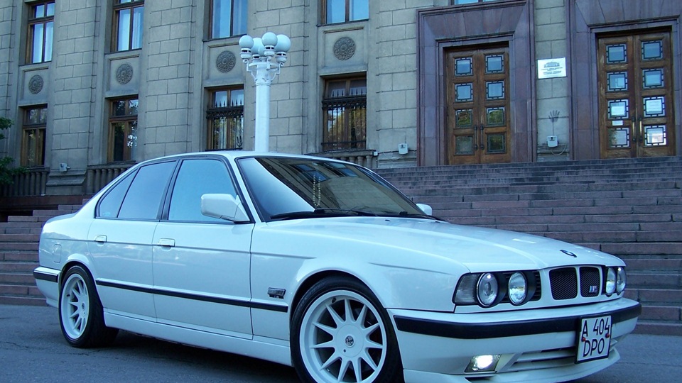 bmw e34 белая