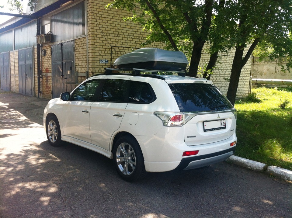 Крыша mitsubishi outlander. Аутлендер 3. автобокс на outlander 3. бокс на аутлендер 3. lux outlander 3 автобокс.