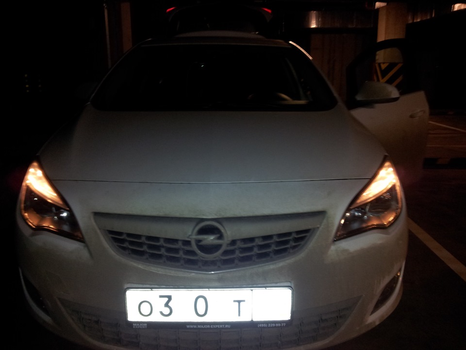 Замена лампочек Головного света, ДХО, ПТФ. — Opel Astra J, 1,4 л, 2011 ...