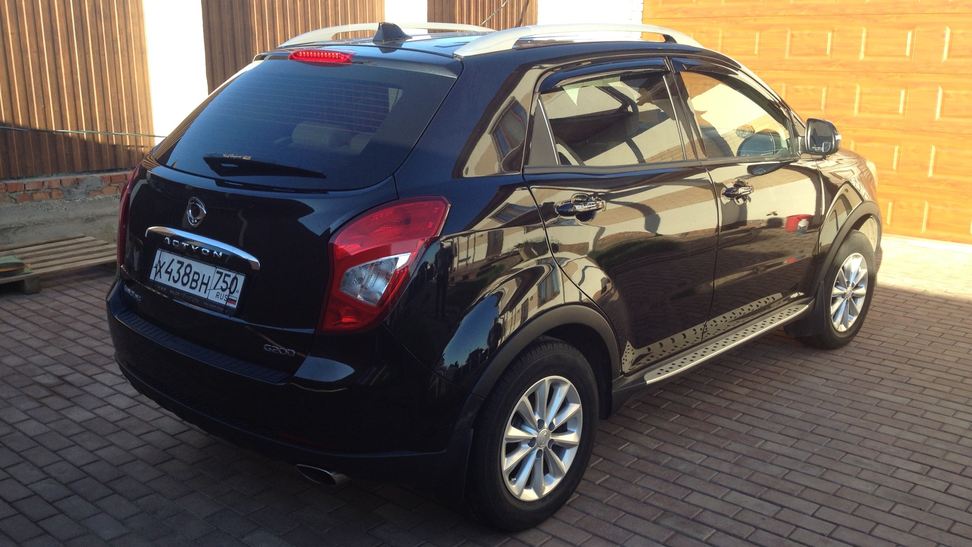 Ssangyong actyon g20d. Саньенг Актион черный. Саньенг Актион 2014 черный. Цвет х438. Actyon SSANGYONG черный auto ru