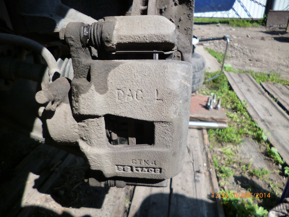 Передние тормозные колодки замена — Daewoo Nexia (N150), 1,6 л, 2011 ...