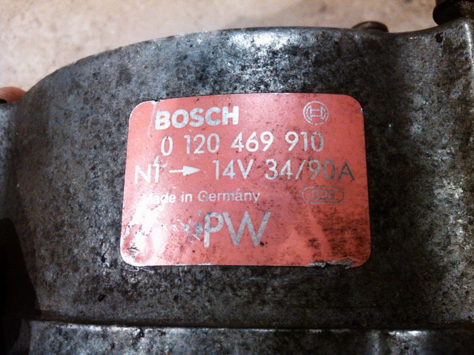 Фото в бортжурнале Opel Rekord E. Запчасти на фото: 0120469910