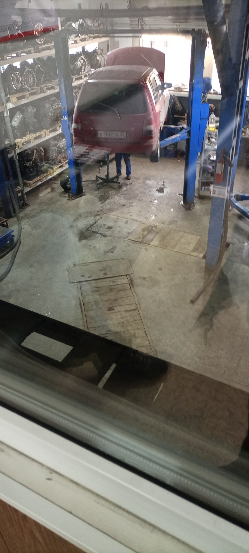 Рывки руля при сбросе газа — Mazda Demio (1G), 1,3 л, 2002 года ...