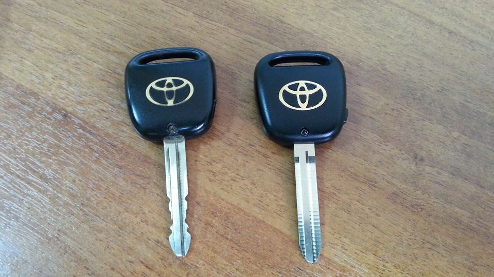Обновил ключик — Toyota ist (1G), 1,3 л, 2003 года | аксессуары | DRIVE2