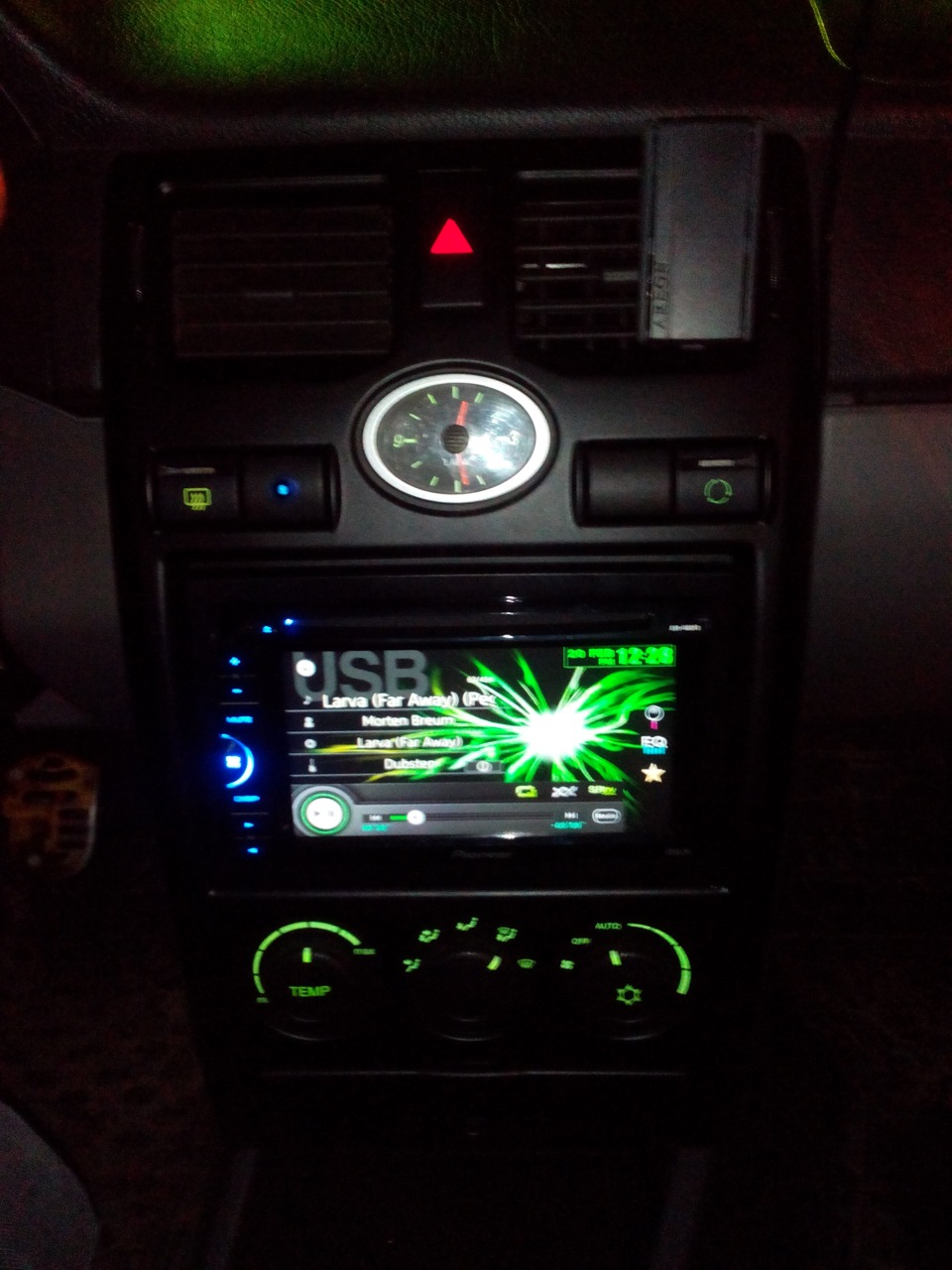 Новая магнитола. — Lada Приора седан, 1,6 л, 2008 года | автозвук | DRIVE2