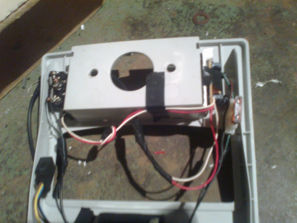 Избавляемся от провода зарядки видеорегистратора — Lada Приора седан, 1 ...