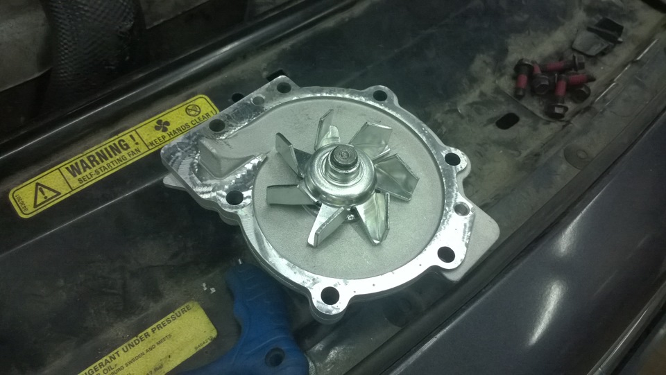 помпа здорового человека — Volvo S80 (1G)