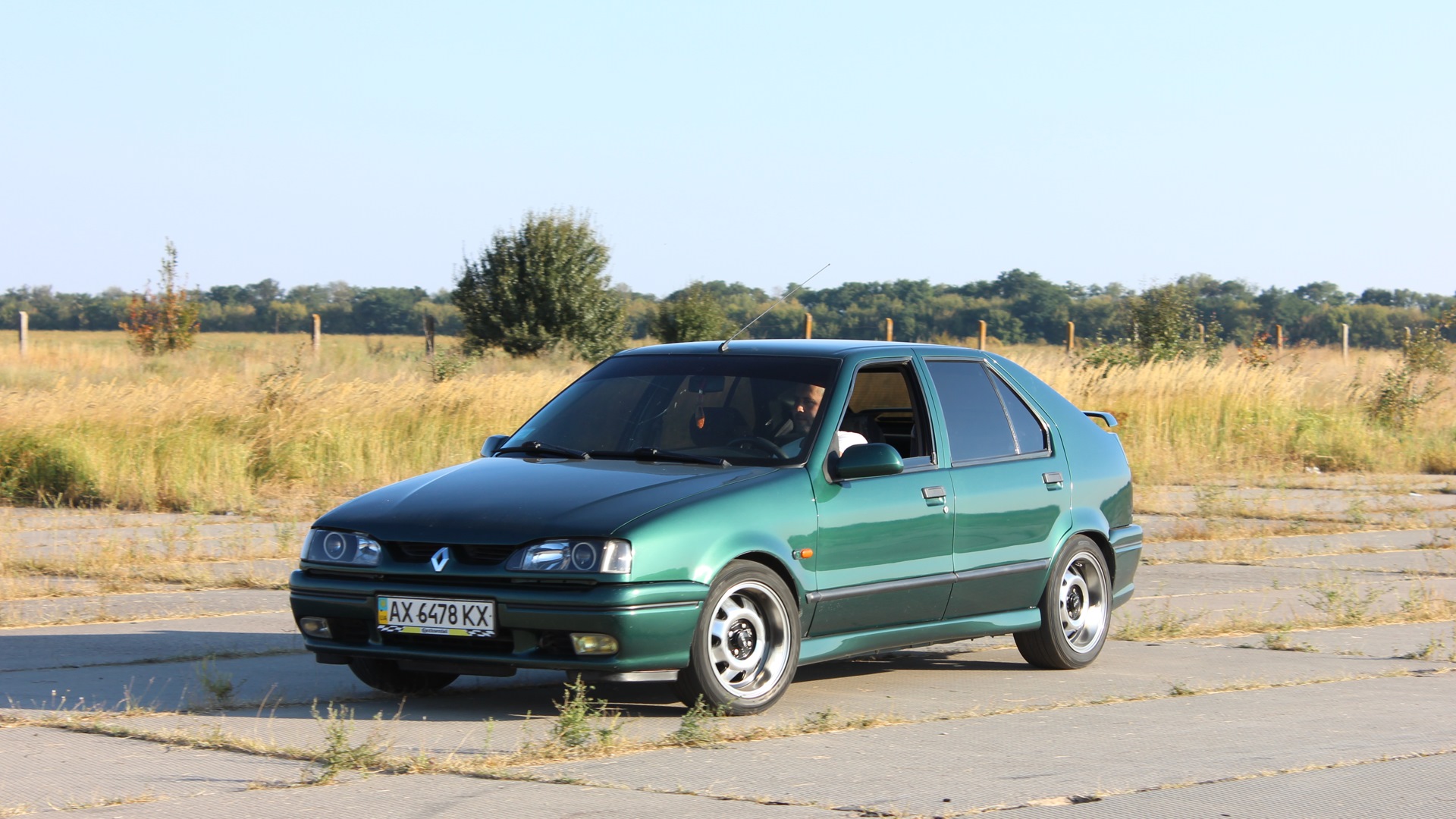 Рено 19. Рено 19 хэтчбек. Renault 19 1995. Рено 19 1.3. Ранний Рено 19.