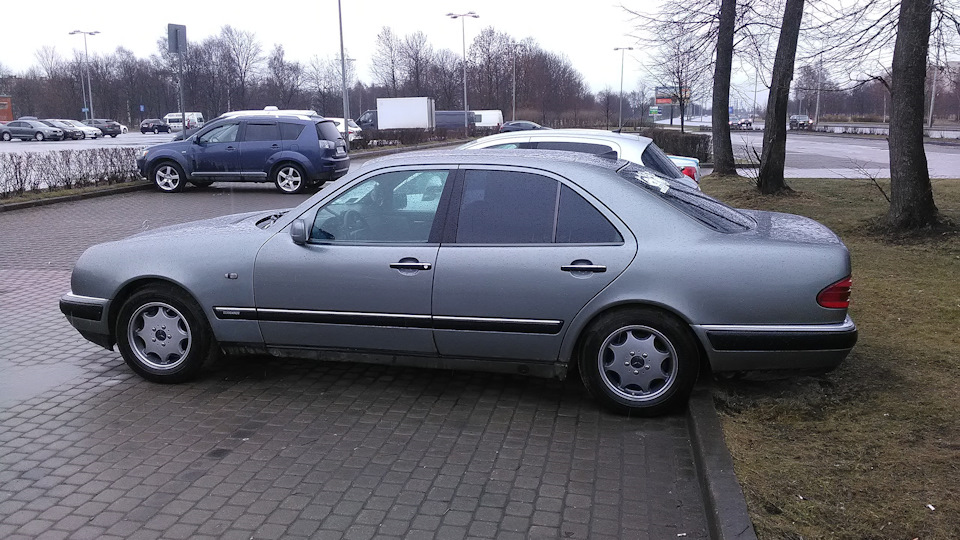Mercedes-Benz E-Class Достойный ДЕД