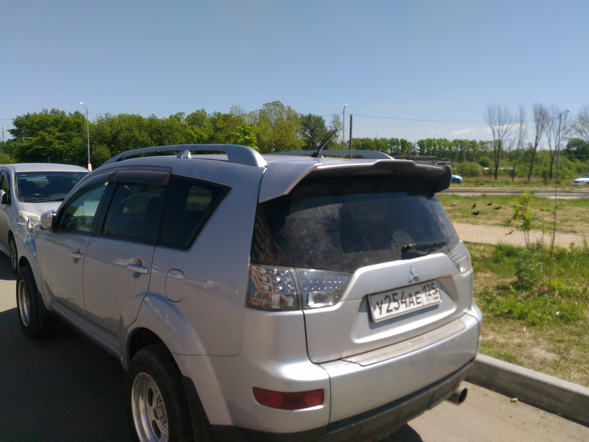 mitsubishi outlander 3 спойлер