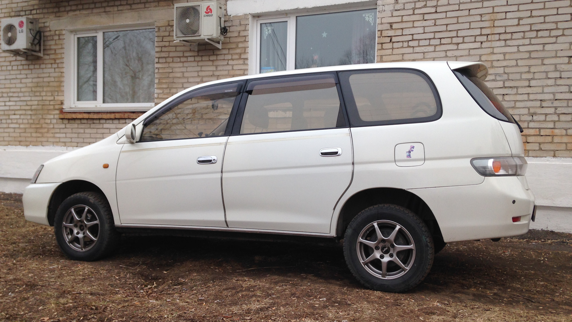 Toyota Gaia 2.0 бензиновый 2000 | — семейный внедорожник на DRIVE2