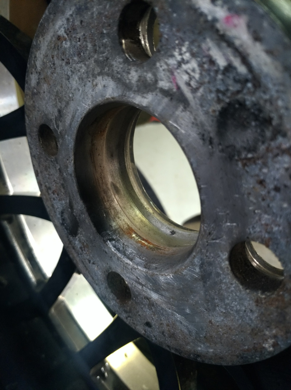 Расточка центрального отверстия на дисках — Nissan March (K12), 1,2 л ...