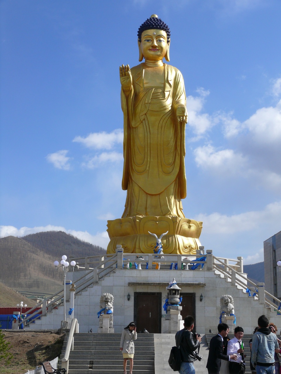 Монголия самое главное. Парк Будды в Улан-Баторе. Парк Будды в Улан-Баторе Монголия. Монголия Улан Батор достопримечательности. Статуя Будды в Монголии.