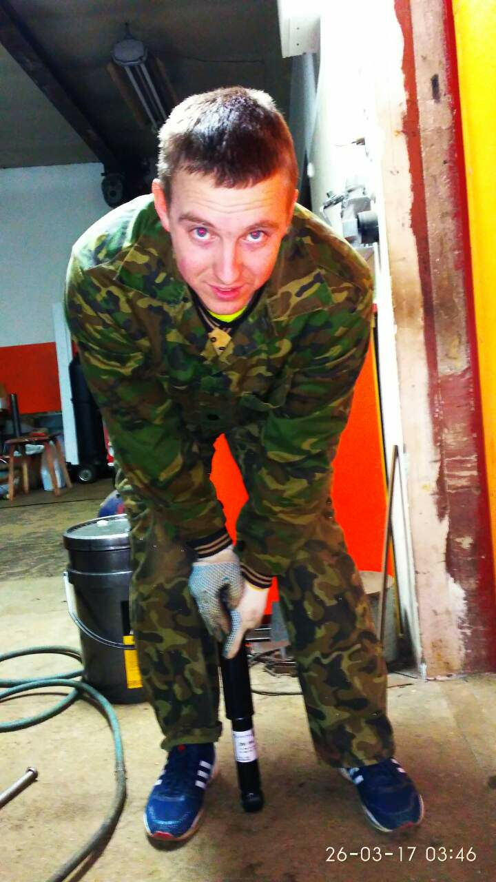 Как девушка помагала менять задние амортизаторы — Opel Vectra C, 1,8 л ...