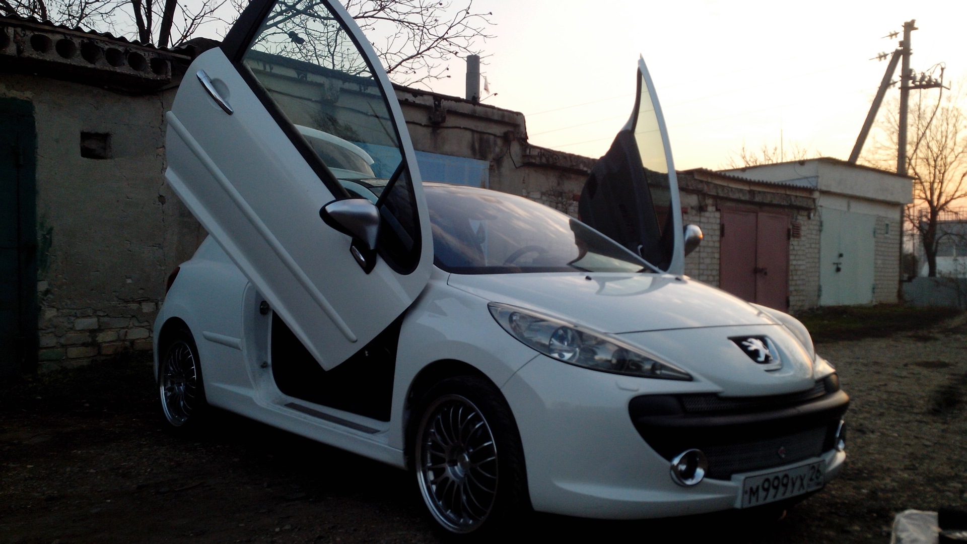 Двери peugeot 308. Peugeot 207 RC Tuning. Пежо 206 ламбо двери. Пежо 207 RC drive2. Пежо 207 белая.