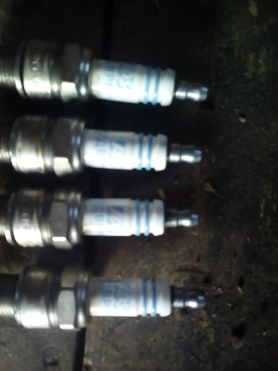 Свечки для тележки — Lada 2114, 1,5 л, 2004 года | аксессуары | DRIVE2