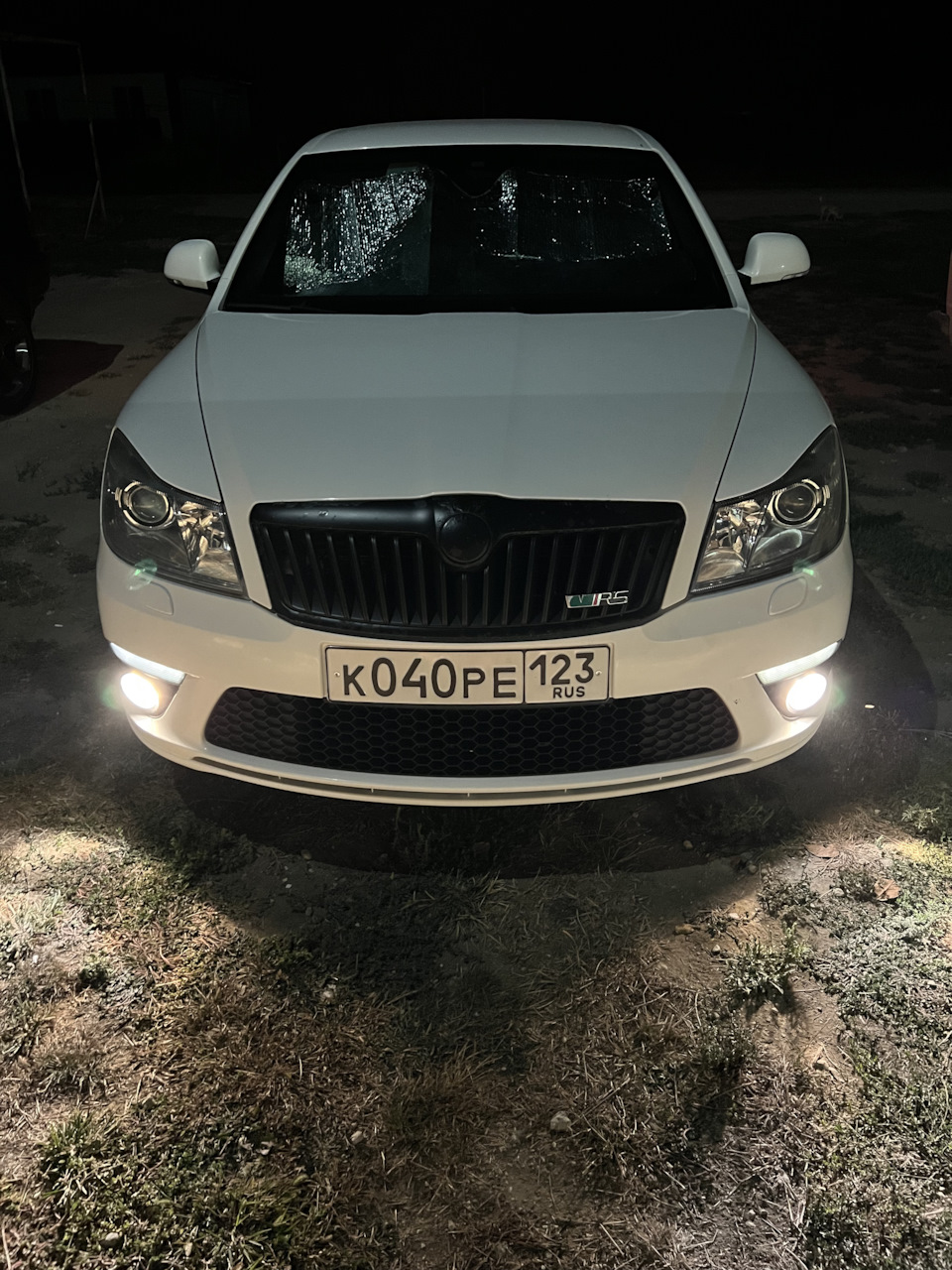 Замена ламп ПТФ — Skoda Octavia RS A5 Mk2, 2 л, 2012 года | тюнинг | DRIVE2
