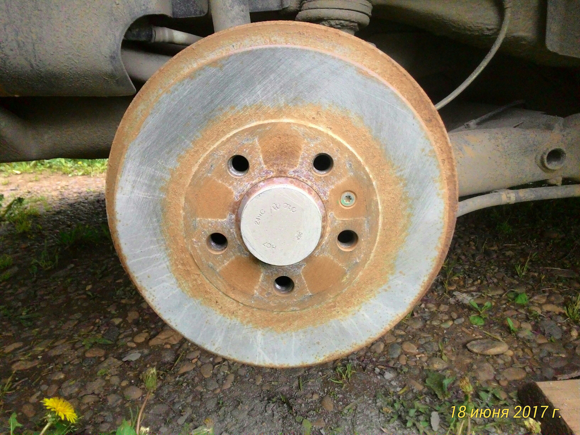 Покраска задних тормозных барабанов — Volkswagen Polo Sedan, 1,6 л ...