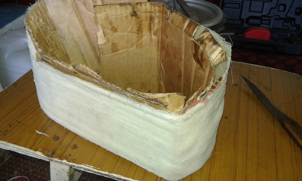 Использовал бинты, марлю и эпоксидный клей в несколько слоев. Ушло 3 бинта 15см*5м, 4 флакона эпоксидки, и пару метров марли. — Chevrolet Niva (1G)